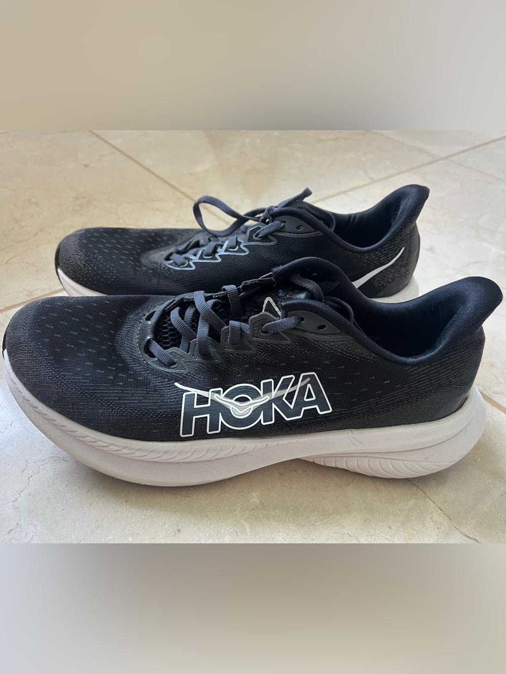 Hoka One Mach 6 Road Running Gym Shoes Sneakers Black White 10.5 Lightweight